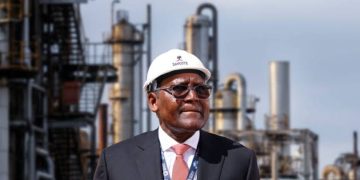 Dangote Refinery goes to court, seeks revocation of petrol import licences of NNPCL, AA Rano, Shafa, Matrix, 2 others
