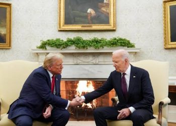 Biden, Trump meet at White House, promise smooth transition