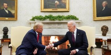 Biden, Trump meet at White House, promise smooth transition