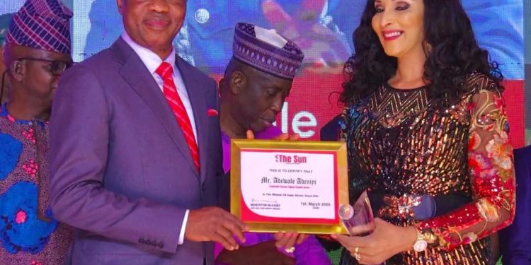 CGC Adeniyi Receives Sun Newspaper Public Service Award