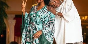 Jarvis breaks down on livestream amid feud with Peller