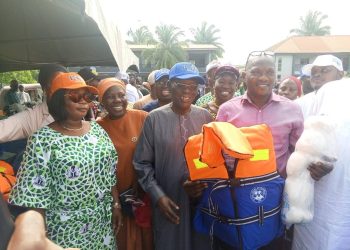Princess Animashaun Empowers Epe Indigenes with Tricycle, Industrial Machines, others