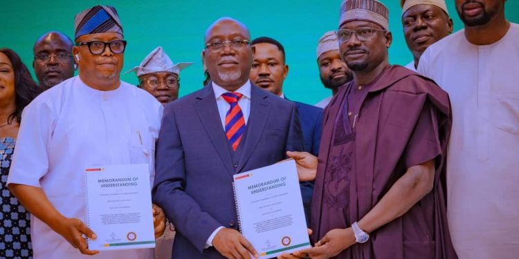 ONDO GOVT, REA SIGN MOU ON IMPROVED ACCESS TO ELECTRICITY